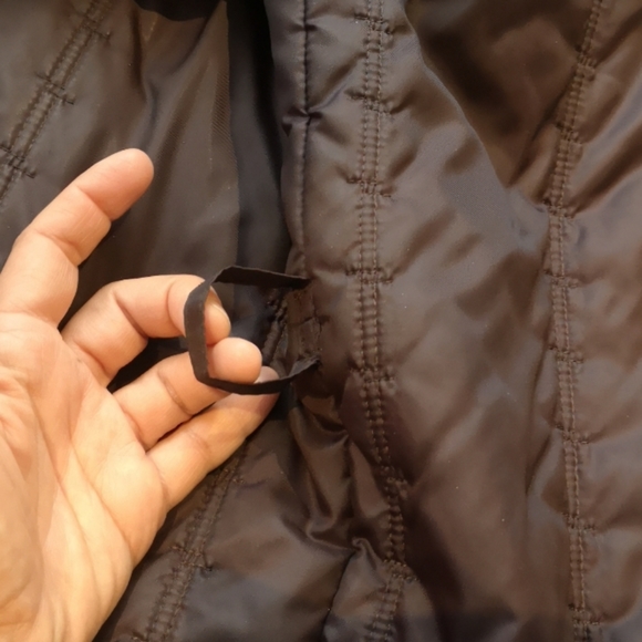 Beautiful aubergine winter jacket with fur details - Picture 14 of 16